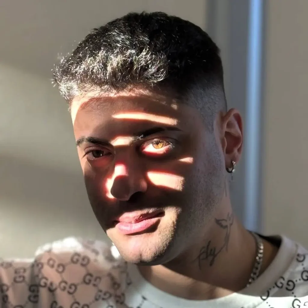 Vincenzo Castrovilli, founder di LMAO Graphic, ritratto in luce naturale